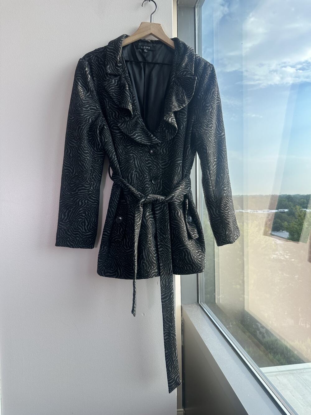 Sandro Studio Black Grey Zebra Print Ruffle Collar Belted Jacket Sz XL